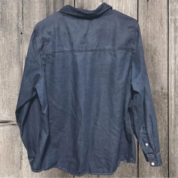 TORRID CHAMBRAY TAYLOR DENIM SHIRT - Picture 4 of 7